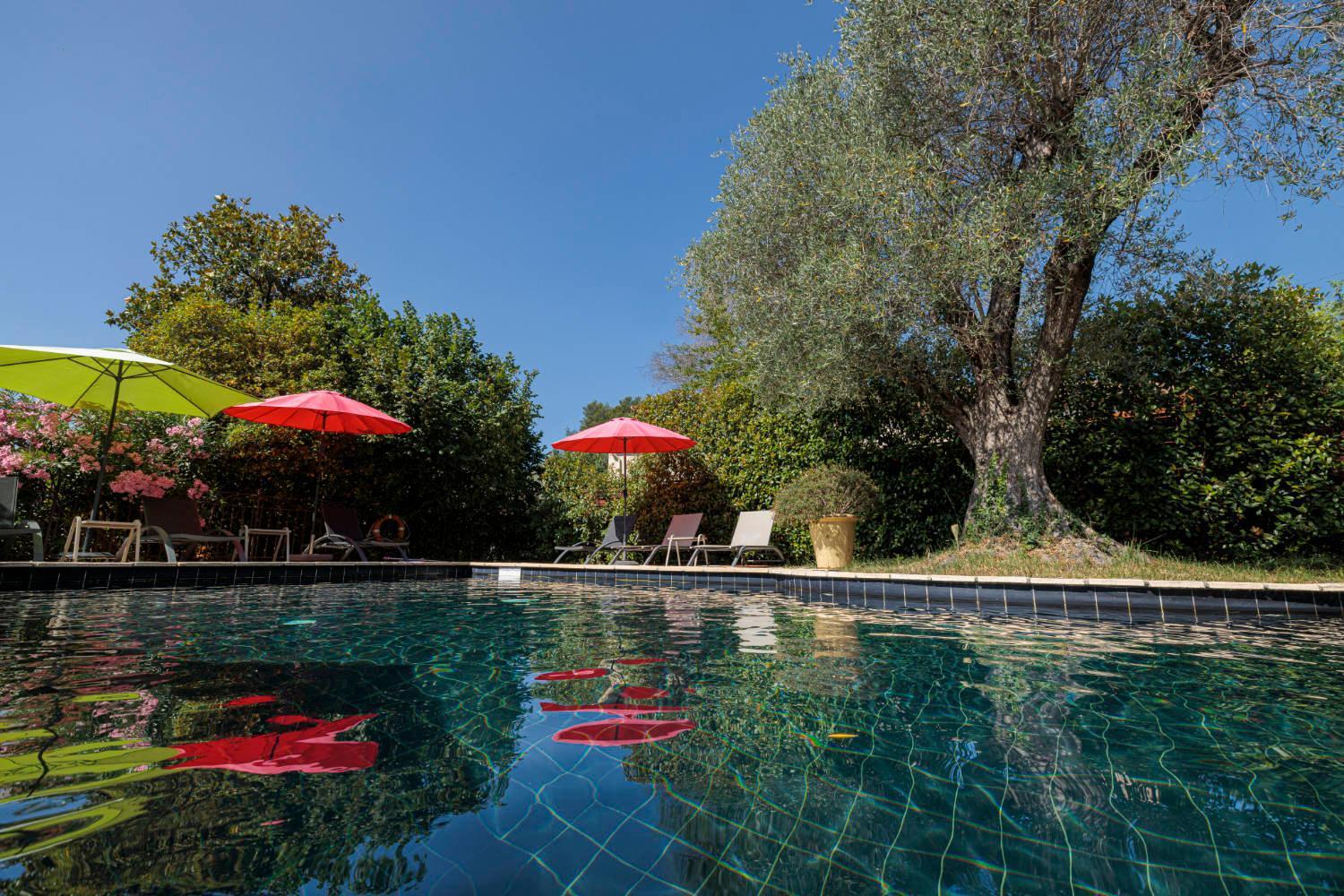 Hotel Du Clos Le Rouret ภายนอก รูปภาพ