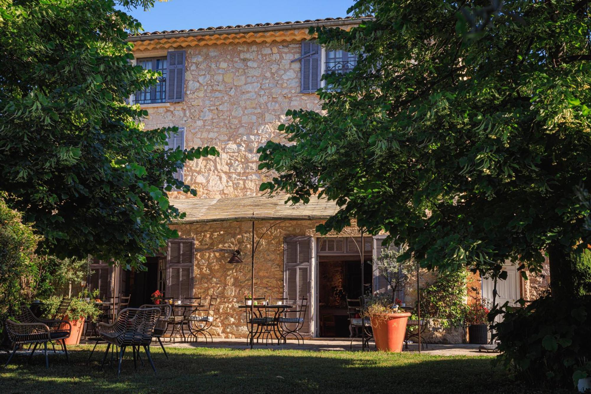 Hotel Du Clos Le Rouret ภายนอก รูปภาพ