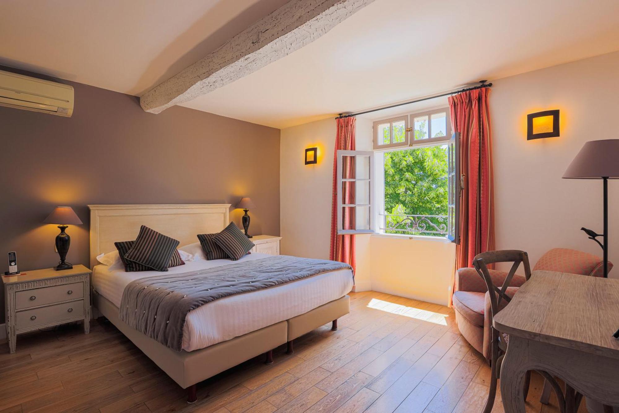 Hotel Du Clos Le Rouret ภายนอก รูปภาพ