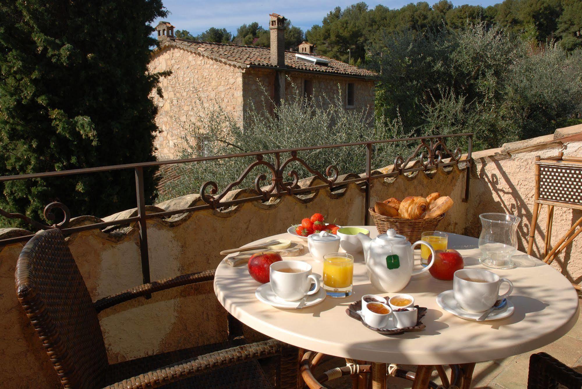 Hotel Du Clos Le Rouret ภายนอก รูปภาพ