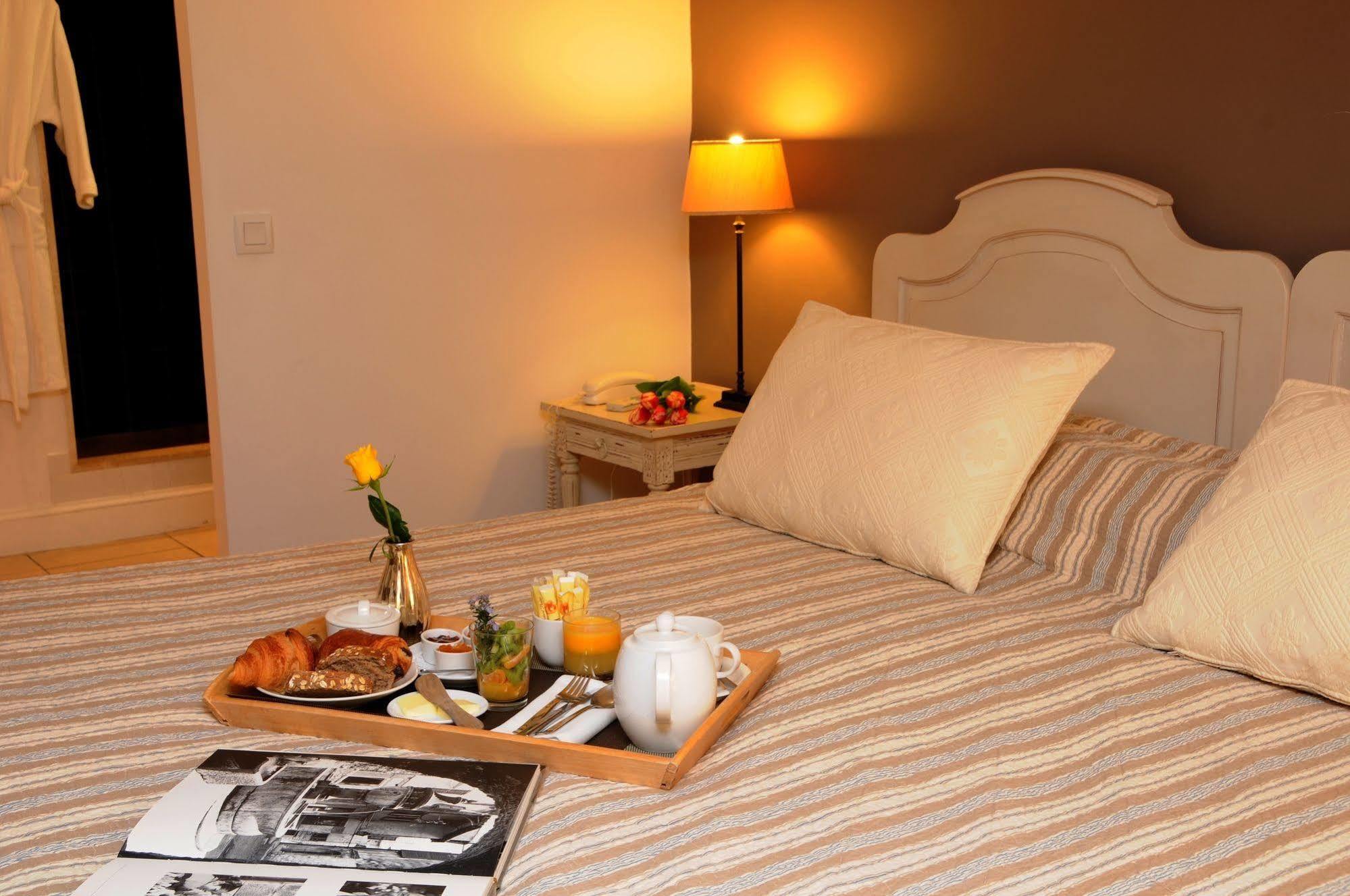 Hotel Du Clos Le Rouret ภายนอก รูปภาพ