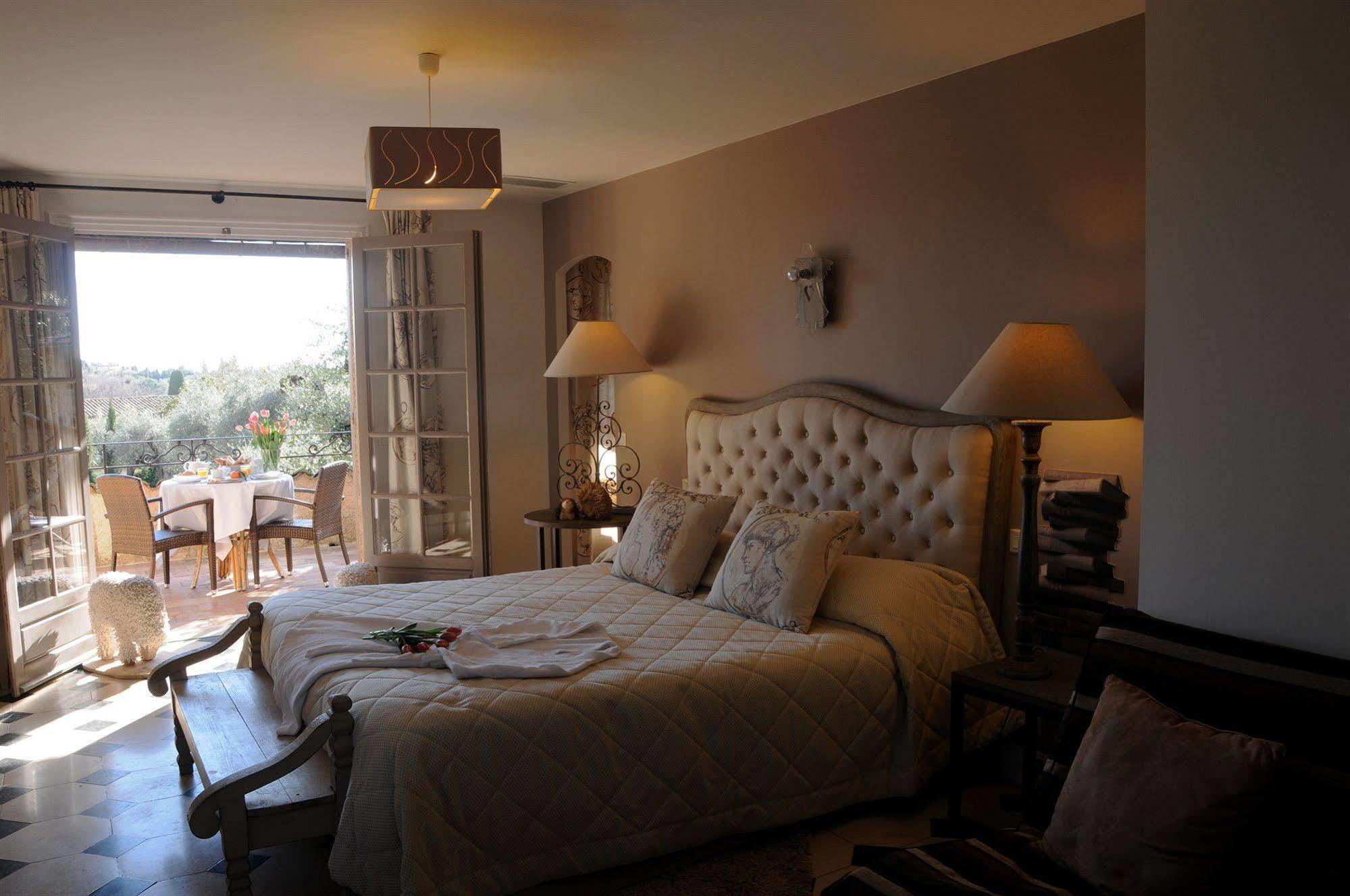 Hotel Du Clos Le Rouret ภายนอก รูปภาพ