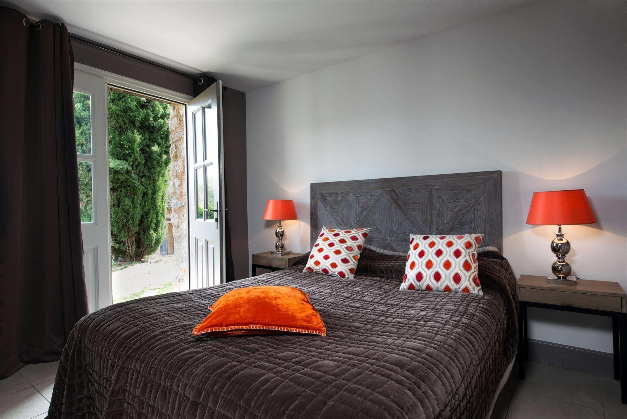 Hotel Du Clos Le Rouret ภายนอก รูปภาพ